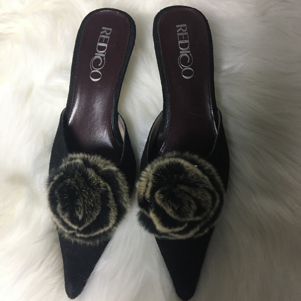 Slides With Furry Rosettes Size 6